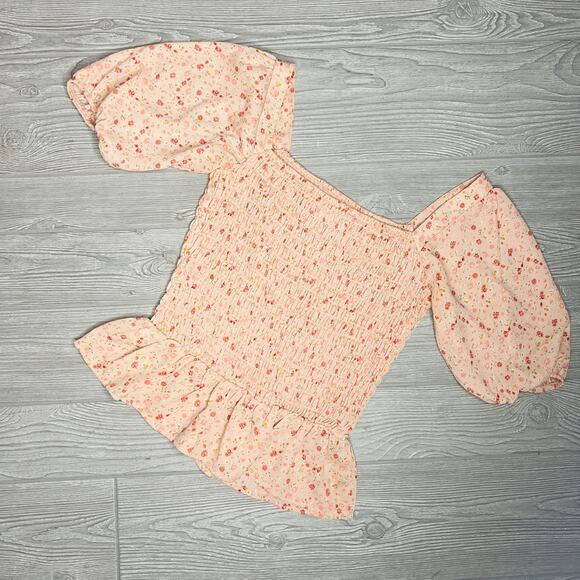 Sienna Sky Floral Pink Ruffle Blouse Crop Top 
Tiny flowers ruffle sleeves - Picture 3 of 6
